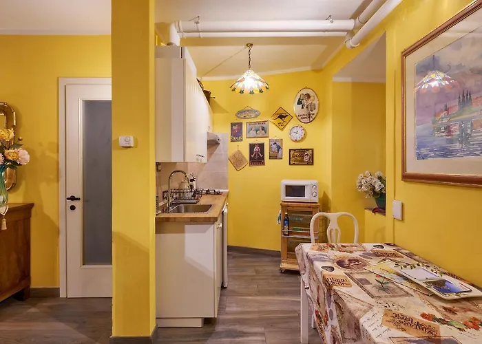 Annina's House Historic Centre * ヴァレンナ